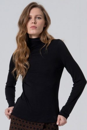 camiseta surkan lisi cuello perkins negra 13