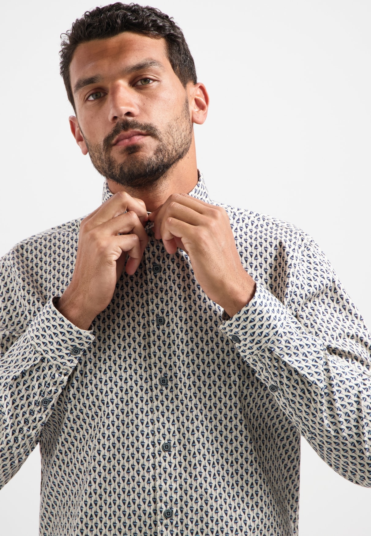 camisa printed strech blanca - Imagen 4