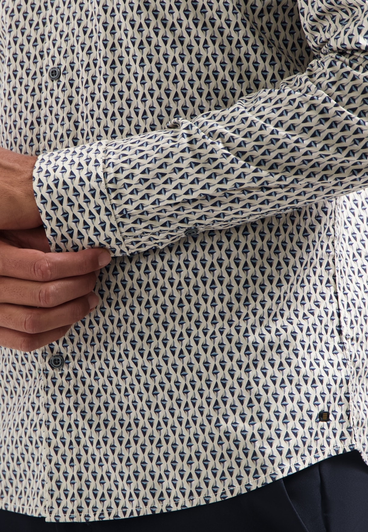 camisa printed strech blanca - Imagen 6