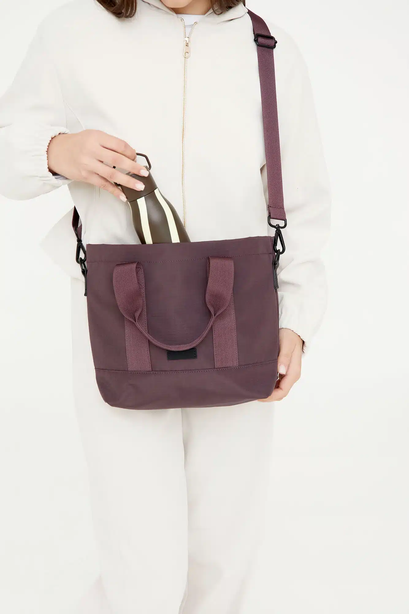 bolso lefrik strata mini wine - Imagen 3